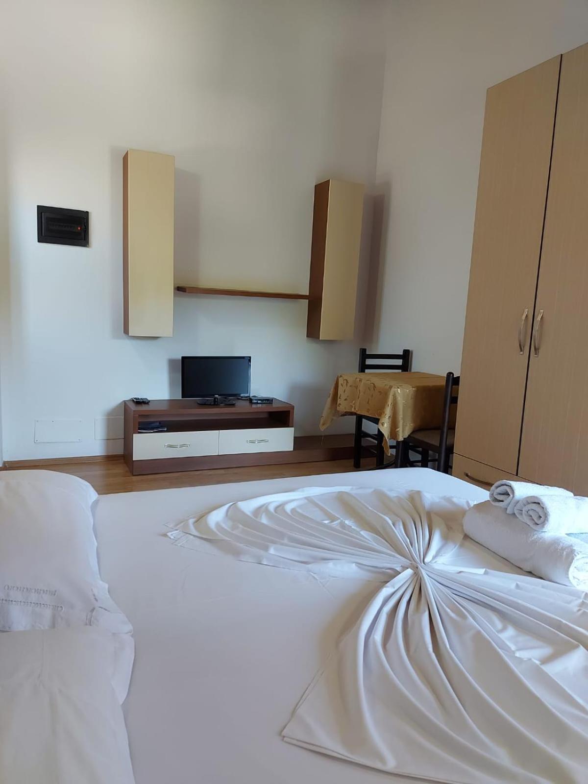 Vila Green Relax Vlorë Exterior foto