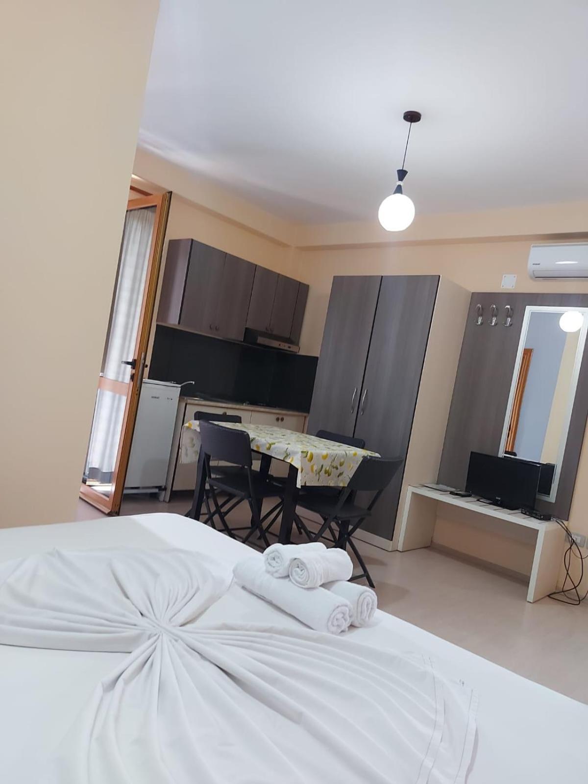 Vila Green Relax Vlorë Exterior foto